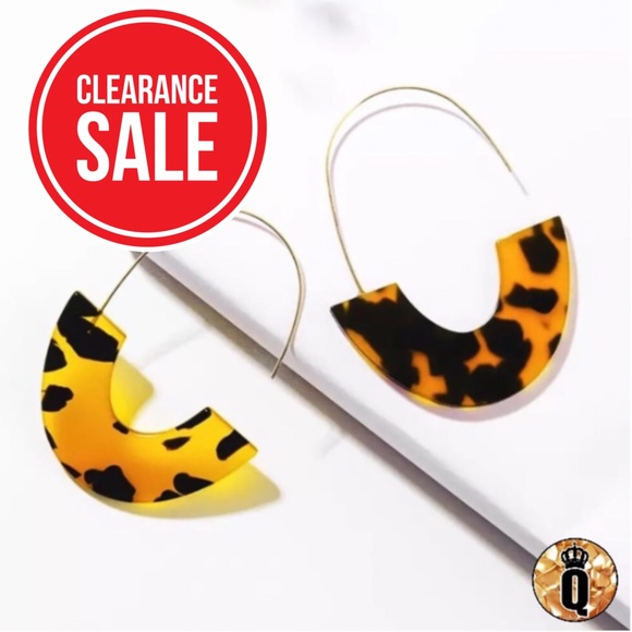 Jewelry - 🔴𝟱/$𝟭𝟱🔴𝗖𝗟𝗘𝗔𝗥𝗔𝗡𝗖𝗘 Brown Earrings NEW